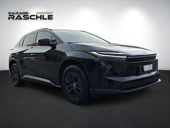 First vehicle image First vehicle image