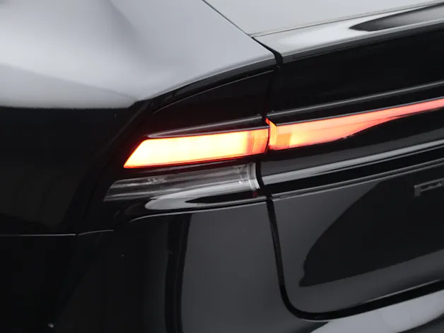 Toyota Prius 2.0 Plug-In-Hybrid Premium /  Jetzt Leasing ab 0.99% oder Cash-Prämie CHF 3'000.00