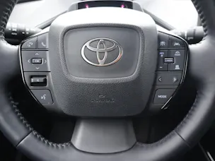 Toyota Prius 2.0 Plug-In-Hybrid Premium /  Jetzt Leasing ab 0.99% oder Cash-Prämie CHF 3'000.00