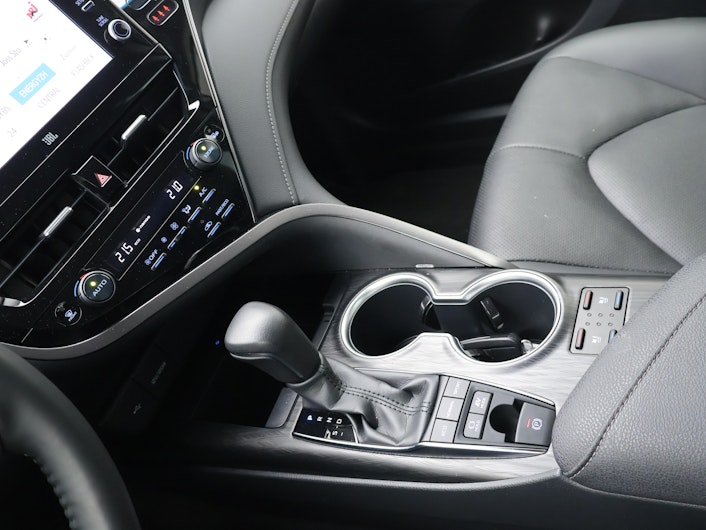 Vehicle image TOYOTA CAMRY