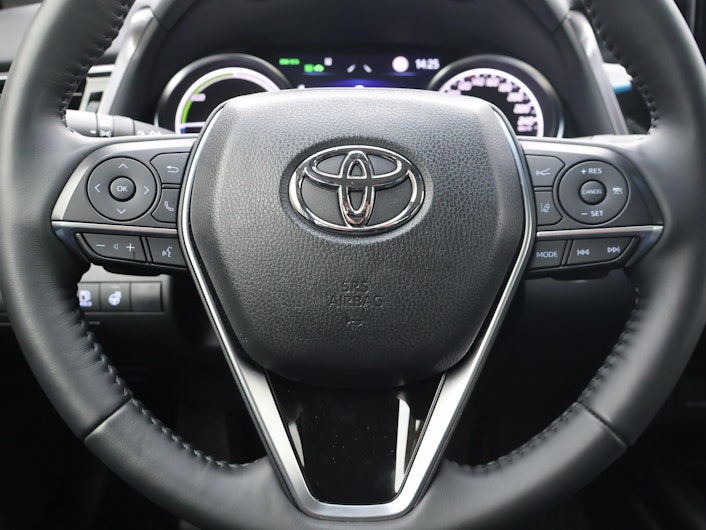 Vehicle image TOYOTA CAMRY