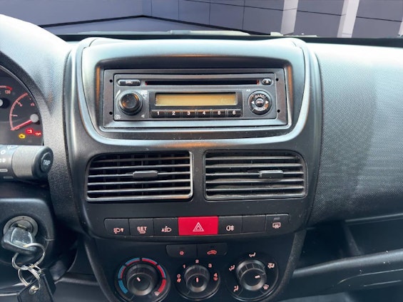 Vehicle image 7 Vehicle image 7