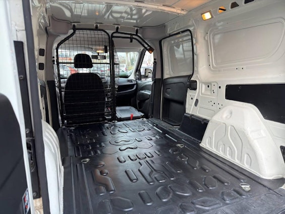 Vehicle image 10 Vehicle image 10