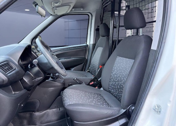 Vehicle image 5 Vehicle image 5