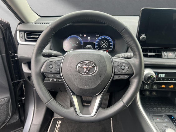 Vehicle image 4 Vehicle image 4