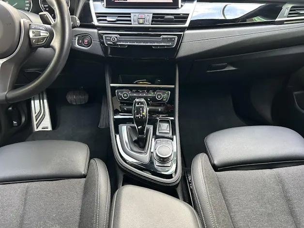 BMW 220d xDrive SAG Active Tourer