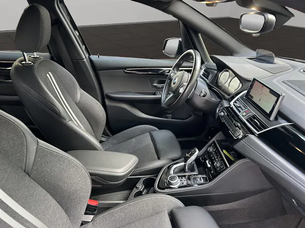 BMW 220d xDrive SAG Active Tourer