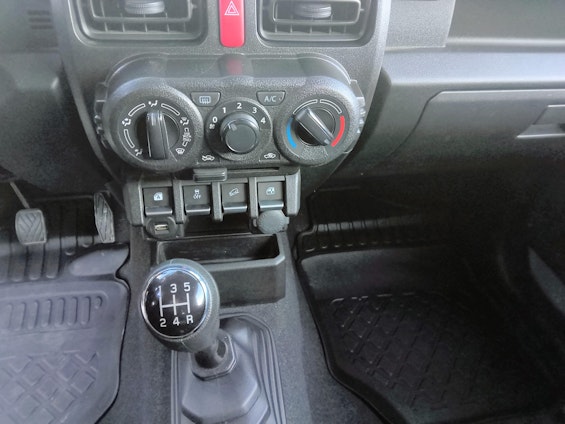 Vehicle image 10 Vehicle image 10