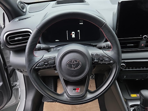 Vehicle image 9 Vehicle image 9