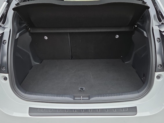 Vehicle image 17 Vehicle image 17