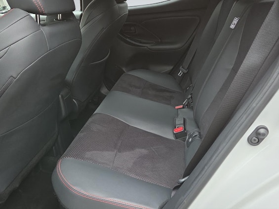 Vehicle image 14 Vehicle image 14