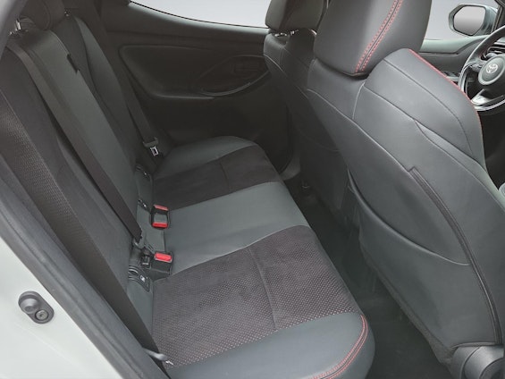 Vehicle image 16 Vehicle image 16