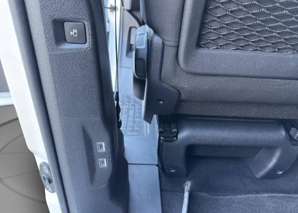 Vehicle image 16 Vehicle image 16