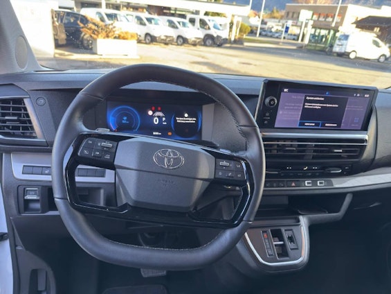 Vehicle image 6 Vehicle image 6