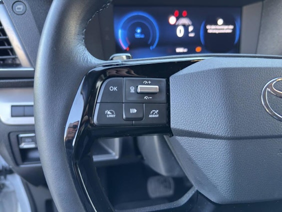 Vehicle image 7 Vehicle image 7