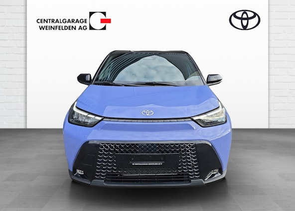 Vehicle image 3 Vehicle image 3