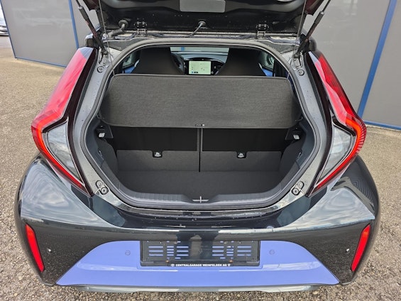 Vehicle image 9 Vehicle image 9