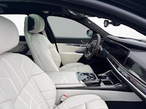 Vehicle image BMW M760e xDrive