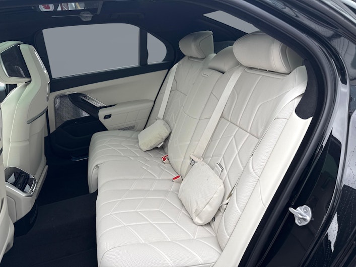 Vehicle image BMW 7 SERIES