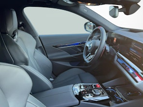 Vehicle image BMW M5 xDrive Touring