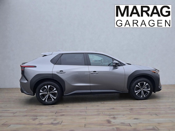 Vehicle image 6 Vehicle image 6