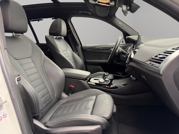 Vehicle image BMW X3