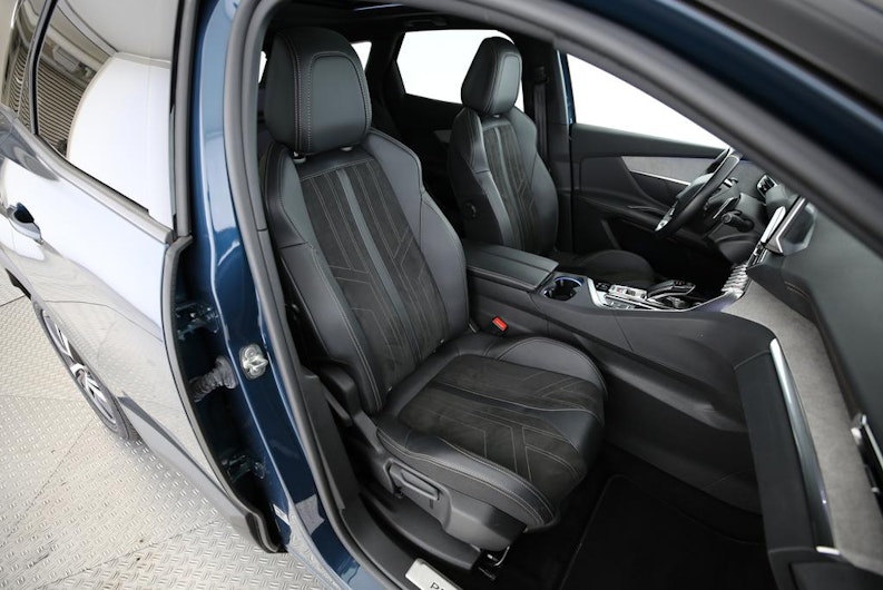 Vehicle image PEUGEOT 3008