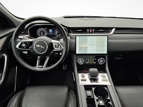 Fahrzeugbild JAGUAR F-Pace 3.0 I6 R-Dynamic SE AWD