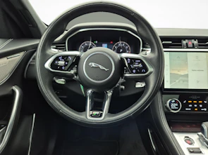 Fahrzeugbild JAGUAR F-Pace 3.0 I6 R-Dynamic SE AWD