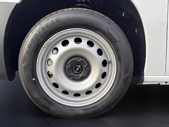 Vehicle image 6 Vehicle image 6