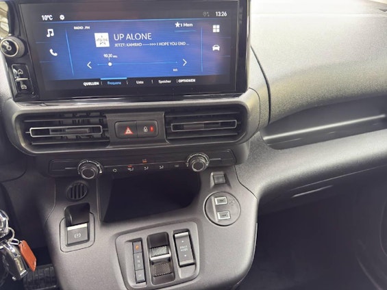 Vehicle image 7 Vehicle image 7