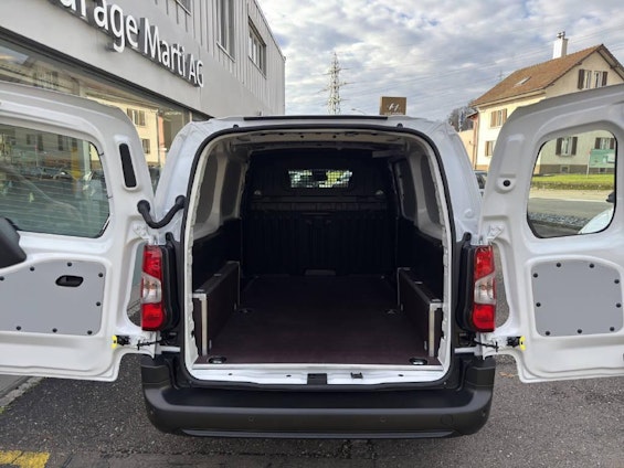 Vehicle image 9 Vehicle image 9