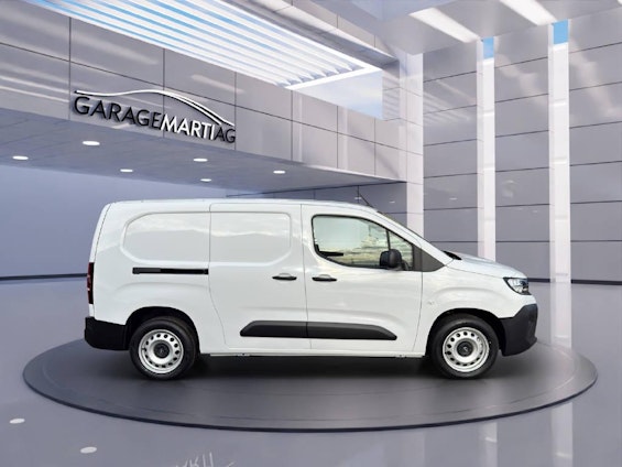 Vehicle image 2 Vehicle image 2