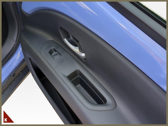 Vehicle image 16 Vehicle image 16