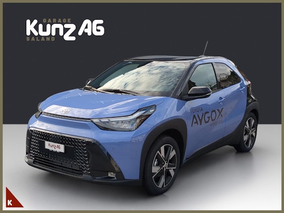 First vehicle image First vehicle image