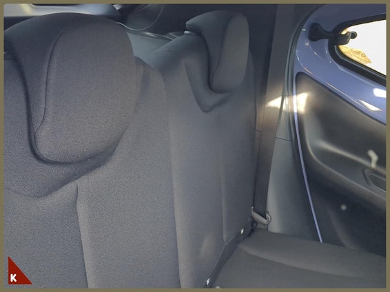 Vehicle image 18 Vehicle image 18