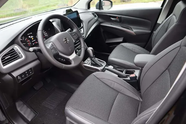 Suzuki S-Cross 1.4 T Compact Top Hybrid 4x4