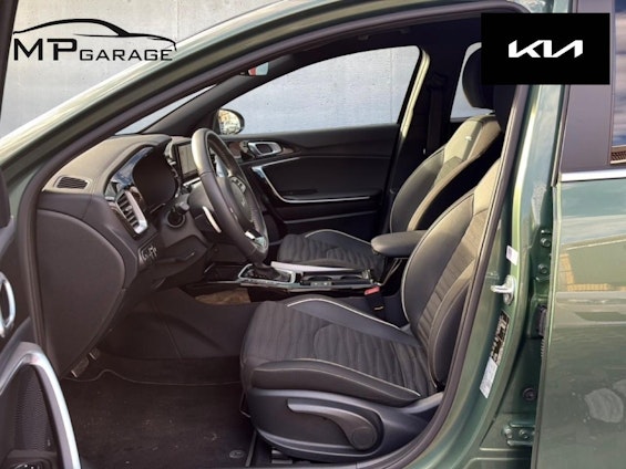 Vehicle image 12 Vehicle image 12