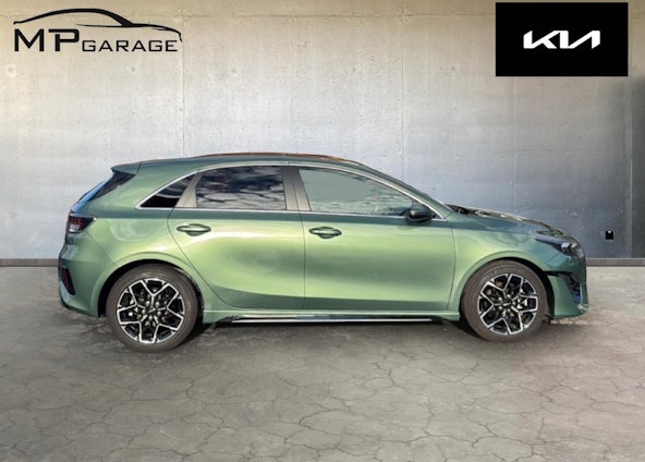 Vehicle image 3 Vehicle image 3