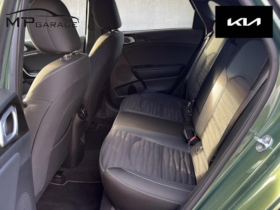 Vehicle image 13 Vehicle image 13