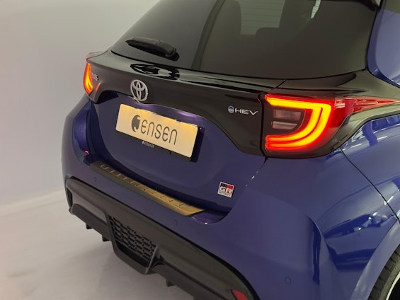 Vehicle image 15 Vehicle image 15