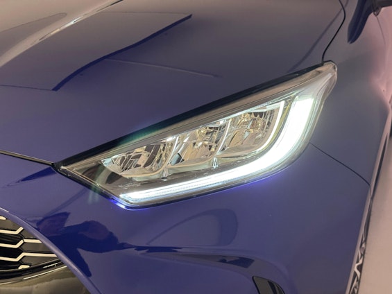 Vehicle image 14 Vehicle image 14