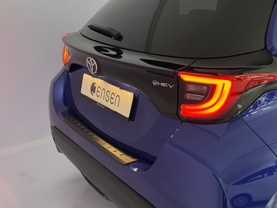 Vehicle image 13 Vehicle image 13