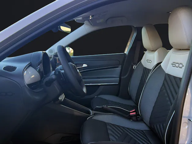 Rover Fiat 600 1.2 Hybrid 145 Cult