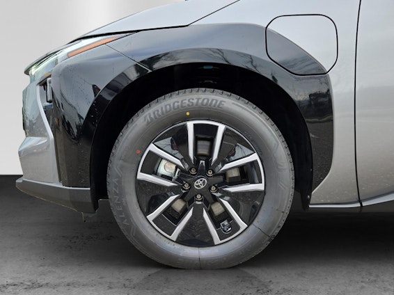 Vehicle image 8 Vehicle image 8