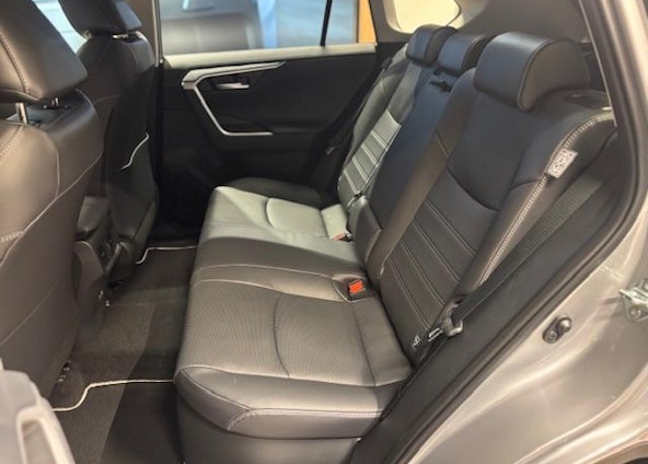 Vehicle image 8 Vehicle image 8