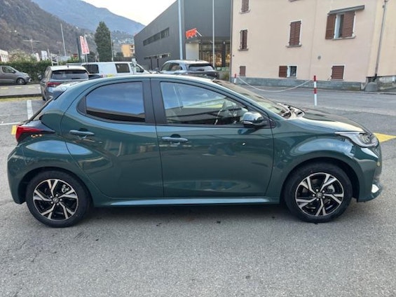 Vehicle image 3 Vehicle image 3