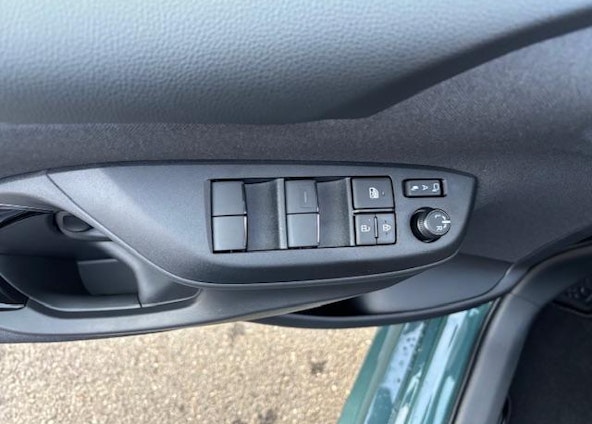 Vehicle image 12 Vehicle image 12