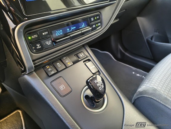 Vehicle image 13 Vehicle image 13