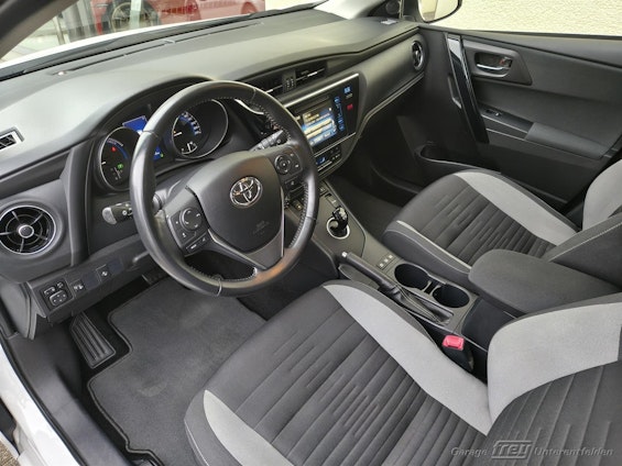 Vehicle image 6 Vehicle image 6